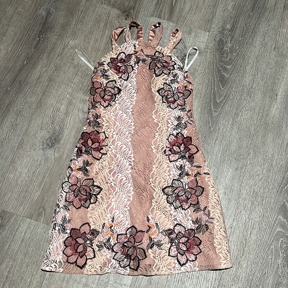 Foxiedox Georgina Lace Appliqué Sheath Dress - Picture 2 of 15